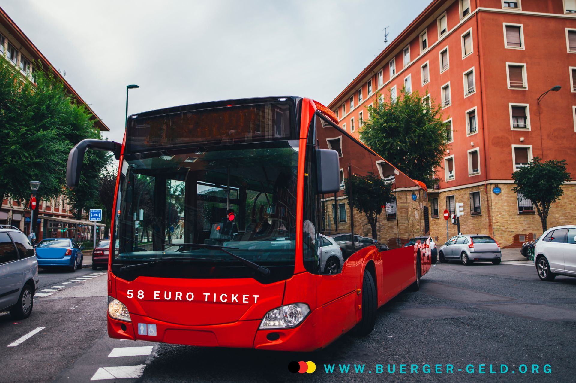 roter Bus mit der Aufschrift 58-Euro-Ticket