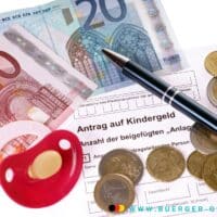 Das Kindergeld soll 2025 und 2026 angehoben werden.