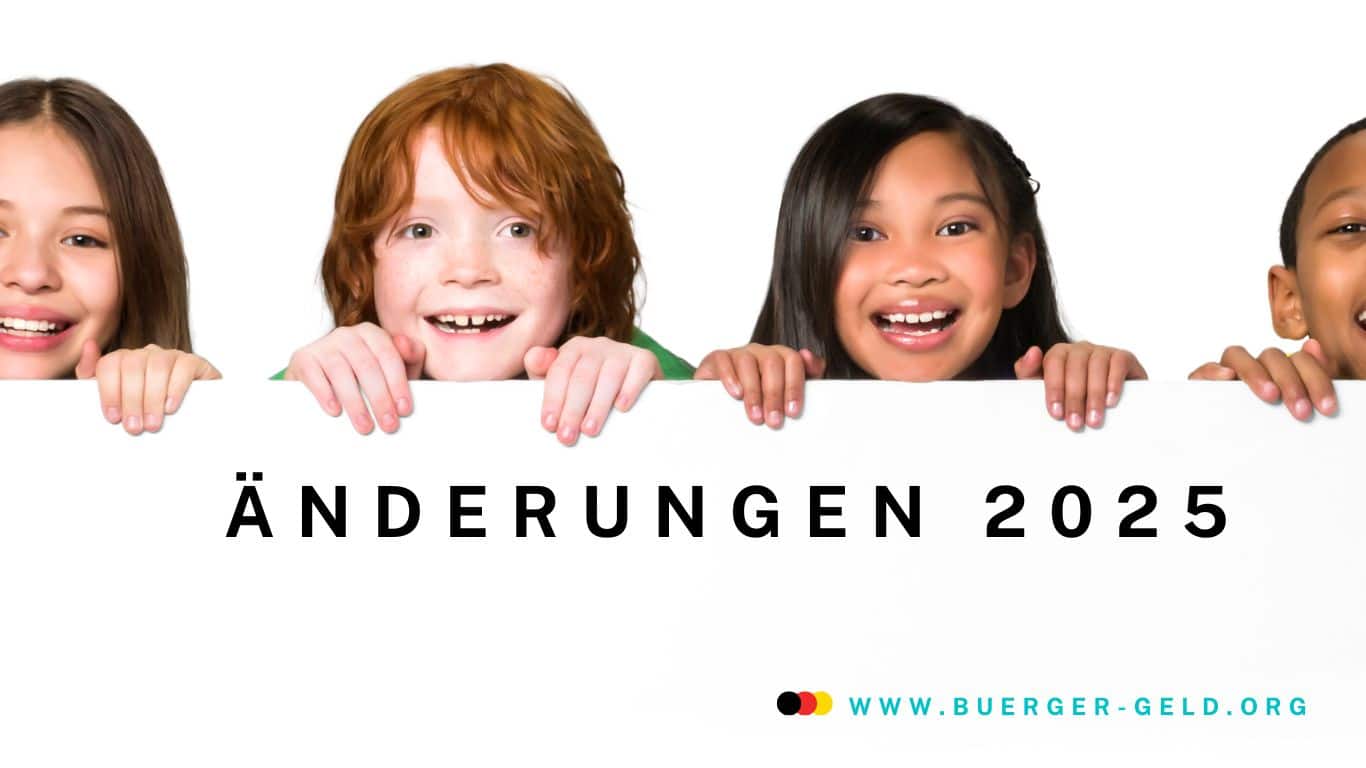 Kinder halten Tafel mit der Aufschrift Änderungen 2025